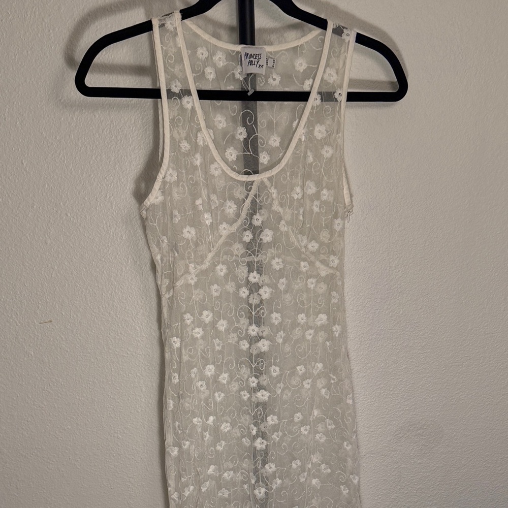 GUC Princess Polly Embroidered Tulle Maxi Dress (Damage in Back) Size 6